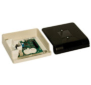 NOTIFIER-120 | Módulo de control direccionable para poder realizar las maniobras de activación/desactivación a través del lazo de comunicaciones en sistemas que trabajen con tensiones de 240Vca, mediante un contacto libre de tensión NA/NC independiente.