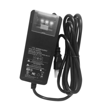 DSC-133 | Fuente de alimentación de 65W para centrales Power Series NEO PRO. Entrada: 100V ~ 240V CA. Salida: 18V CC, 3,6A.