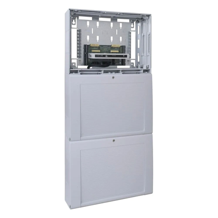 ESSER-58 | Equipamiento básico Esser FlexES de software y hardware. 10 ranuras para hasta 10 lazos analógicos. Hasta 127 dispositivos por lazo. Hasta 32 transponder por lazo. Hasta 48 detectores IQ8Quad. Hasta 32 sirenas/detectores con voz/sirena y flash. Registro de hasta 10 000 eventos. Certificado 0786-CPD-20903