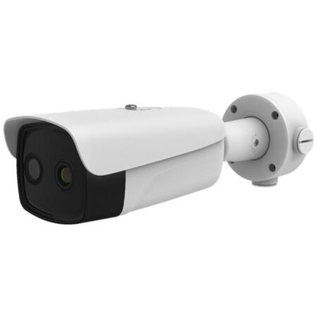 HIK-237 | Cámara bullet térmica + visible Hikvision. Resolución térmica 384x288. Lente térmica de 13 mm (28,8°x21,6°). Distancia de hasta 100 m con DeepWall y 76 m con DeepWall Lite. Medición de temperatura corporal de +30°C~+45°C. Resolución visible de 4MP. Óptica visible de 6 mm (51,7°x28°). WDR 120dB. 1 entrada / 1 salida de audio. 2 entradas / 2 salidas de alarma. Ranura MicroSD, RS485, RJ45, IP66, PoE. Incluye soporte con base para tubo