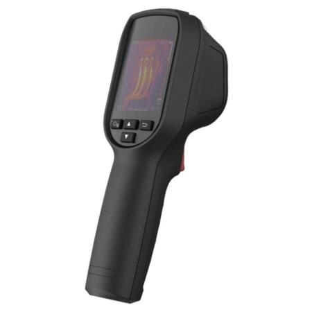 HIK-236 | HIKVISION portable thermal camera for body temperature measurement and fever detection. 160 x 120 thermal resolution, 3mm thermal lens. ± 0.5 ° C accuracy. 1 meter measuring distance. 2.4 "LCD display with a resolution of 320x240. Incorporates rechargeable lithium battery. Up to 8 hours of operation. The device detects the temperature in real time and shows it on the screen. Equipped with a replaceable memory card to store snapshots captured and important data. Supports 4 paddles. Includes power adapter, USB cable, 8GB card and wrist strap