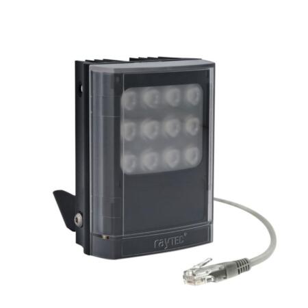 RAYTEC-44 | Foco de iluminación infrarroja IP de largo alcance VARIO2 POE. Iluminación IP dedicada para cámaras IP. Alcance máximo de 200 metros. Incluye una lente circular de 10°x10°, una lente circular de 35°x10° (de serie) y una lente elíptica de 60°x25°. Iluminación PoE. Plug&Play en instalaciones IP existentes. Tecnología LED SMT PLATINUM Elite. Tecnología de reducción de puntos calientes (HRT). Sistema de lentes intercambiables VARIO. Grado de protección IP66. Entrada de alimentación: PoE+ (802.3at). 5 años de garantía