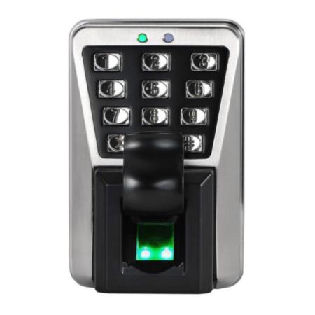ZK-81 | Anti-vandalism biometric reader with EM card reader and keypad for Access Control. Autonomous operation or connected to controller. 30,000 tarhetas. 3,000 fingerprints 100,000 events. TCP / IP, RS485, Wiegand Output. Electric lock, Door sensor, Exit button, Alarm. IP65.