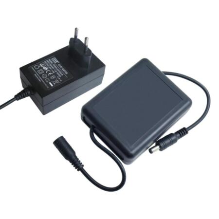 SAM-3542N | Miniature UPS for CCTV cameras composed of a 220V AC / 12.6V DC, 2A charger with charge regulation (special for Li-ION) and a Li-ION battery with input / output connectors