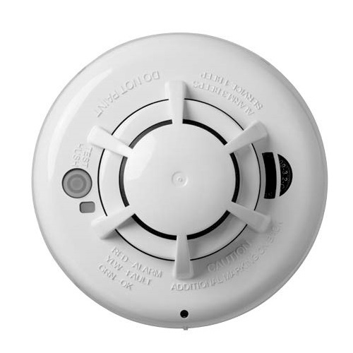 VISONIC-221 | Power G radio smoke and temperature detector, compatible with PowerMaster system. Photoelectric smoke detector with integrated temperature sensor. Provides alerts for smoke, temperature, tamper and low battery. Visible link quality indicator. Fully supervised. Low battery and maintenance indication. Integrated 85 dB buzzer. Works with 3 AAA batteries. Dimensions: 125 x 63 mm